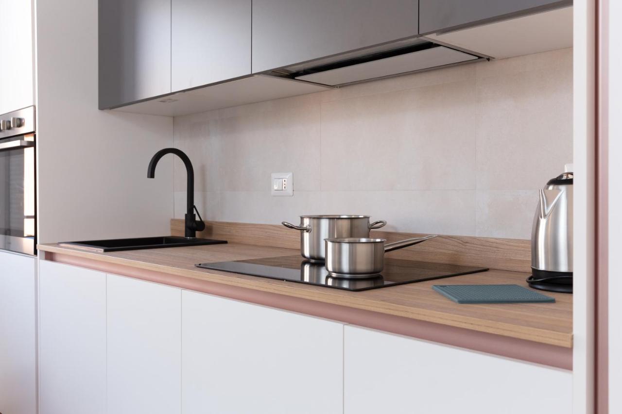 New Exclusive Melegnano Apartments- Near Train Station Εξωτερικό φωτογραφία